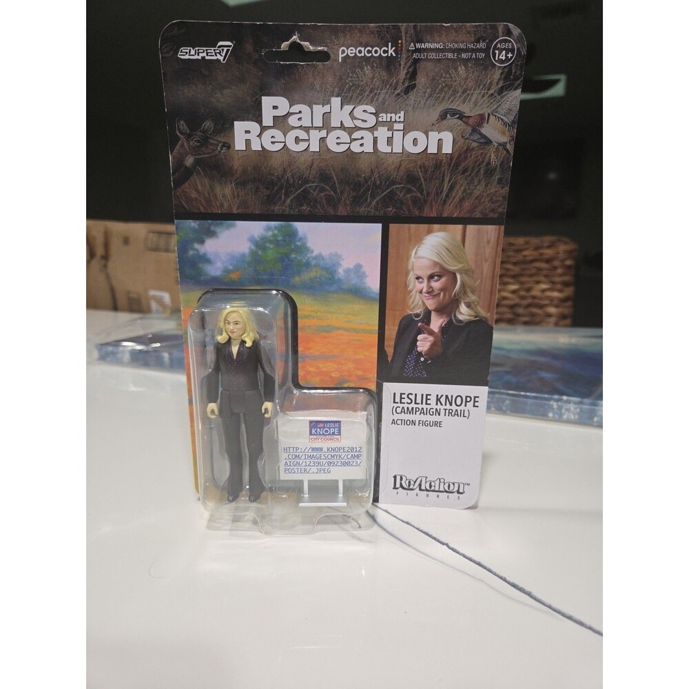 NIP New On Card LESLIE KNOPE Parks and Recreation ACTION FIGURE Super7 B16